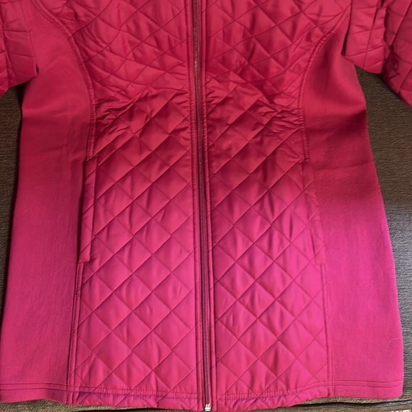 New Blair Diamond-Quilted Insulated Jacket Size Smalll in Winterbery - Picture 11 of 13